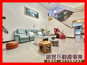 誠昱/新南國小旁庭園美.